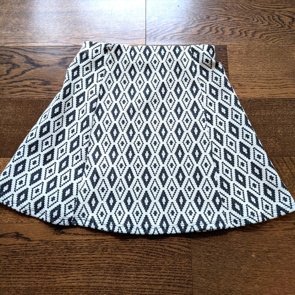 Pull&Bear Women's diamond pattern skirt - Picture 1 of 5